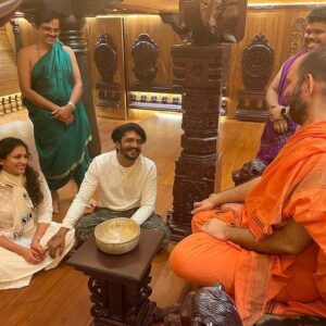 Vasishta N. Simha Instagram - ಕೃಷ್ಣಂ ವಂದೇ ಜಗದ್ಗುರುಂ 🙏
. 
.
ಕೃಷ್ಣನ ದರ್ಶನ ಪಡೆದು ಕಾಣಿಯೂರು ಮಠಾಧೀಶರಿಂದ ಅನುಗ್ರಹ ಮಂತ್ರಾಕ್ಷತೆಯನ್ನು ಸ್ವೀಕರಿಸಿದ ಕ್ಷಣ🙏
.
.
.
#simhapriya 
#vasishtasimha 
#hariprriya 
#instagram 
#instaphoto 
#mangalore 
#udupi 
#instalove