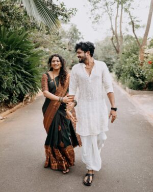Vasishta N. Simha Instagram - ❤️🧿

#simhapriya #vasishtasimha #hariprriya #weekend #family #couplegoals❤