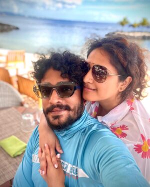 Vasishta N. Simha Instagram - ❤️❤️

#partner #togetherness #simhapriya #hariprriya #vasishtasimha #travel