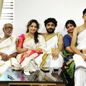 Vasishta N. Simha Instagram - FAMILY is STRENGTH..!!❤️

#simhapriya #family #familytime #temple #visit #dharmasthala #kukkesubramanya #holenarsipura #togetherness