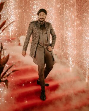 Vasishta N. Simha Instagram - 🤎🤎

Photography - @storiesby.rg 
Decor - @meragi.celebrations 
Styling - @stilerush_by_varshinijanakiram 
Attire - @meraj_ek_pehchaan 

#simhapriya 
#hariprriya 
#vasishtasimha 
#love 
#lifepartner 
#wedding 
#reception 
#blessed