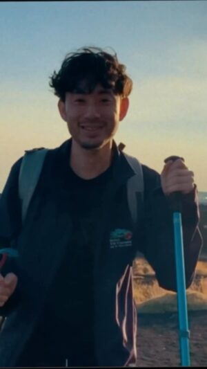 Vasuphon Kriangprapakit Instagram - เพลงนี้ไม่ใช่เพลงรัก... แต่เป็นเพลงรักมากๆ 5555555 😝🍯

Morvasu - Honeymoon [Official MV]
🔗: https://youtu.be/_gEadvnzK6c  link is in Bio:

#Morvasu #honeymoon
#Whattheduckmusic