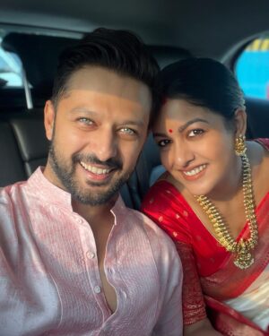 Vatsal Sheth Instagram - Subho Maha Ashtami 🙏🏼

Amidst the rhythms of the dhak and the fragrance of incense, we connect with the spiritual essence of Ashtami, where the divine and earthly unite. 🙏🕊️ #ShuboAshtami