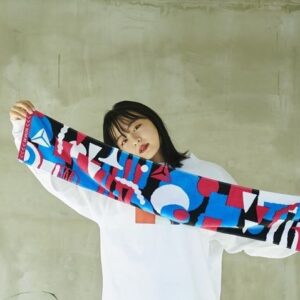 Vaundy Instagram - Vaundy ONLINE STORE 

one man live “KATARIBE”
OFFICIAL GOODS 公開‼️

ただいまよりVaundy ONLINE STOREにて販売を開始🛒

是非チェックしてください👀
vaundy.jp/goods/

model Riko (158cm)
instagram.com/riko_riko1204/

photo Miku Nakajima
instagram.com/miku.nakajima/

#Vaundy
#vaundygoods