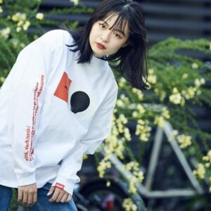 Vaundy Instagram - Vaundy ONLINE STORE 

one man live “KATARIBE”
OFFICIAL GOODS 公開‼️

ただいまよりVaundy ONLINE STOREにて販売を開始🛒

是非チェックしてください👀
vaundy.jp/goods/

model Riko (158cm)
instagram.com/riko_riko1204/

photo Miku Nakajima
instagram.com/miku.nakajima/

#Vaundy
#vaundygoods
