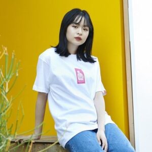 Vaundy Instagram - Vaundy ONLINE STORE 

one man live “KATARIBE”
OFFICIAL GOODS 公開‼️

ただいまよりVaundy ONLINE STOREにて販売を開始🛒

是非チェックしてください👀
vaundy.jp/goods/

model Riko (158cm)
instagram.com/riko_riko1204/

photo Miku Nakajima
instagram.com/miku.nakajima/

#Vaundy
#vaundygoods
