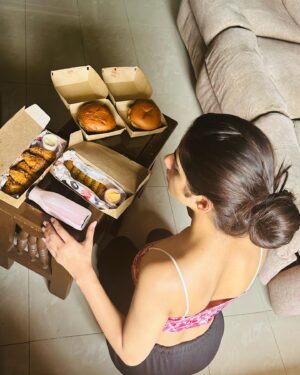 Vedika Nawani Instagram - Grab your meal from @bburgerofficial now!