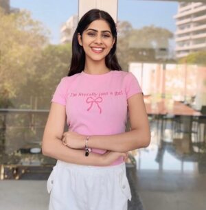 Vedika Nawani Instagram - Savana by urbanic is having an iconic sale with flat 50% off from 10-12 may. Set your timers because it’s going to be amazing !

@urbanic @savanabyurbanic

Use my code SAVANA6511 for discounts 

#savanacampussquad #savanaurbanic #savanasquad #savanasale #urturns5