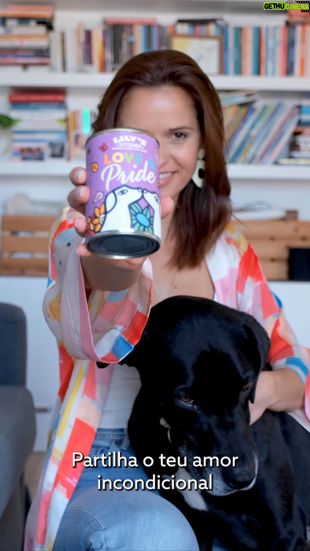Vera Kolodzig - 3 Likes - Cada refeição que damos aos nossos pets pode também alimentar a igualdade. Com a Edição Limitada Pride da @lilyskitchenpetfood , celebramos o amor incondicional dos nossos animais e apoiamos a Casa Qui @casaqui_ , uma organização dedicada à igualdade de género e ao combate à violência baseada no género. Este mês, 100% do valor das vendas dos produtos Pride serÔ doado para ajudar na luta por uma sociedade mais justa e inclusiva. Junta-te a nós para nutrir esta causa!
#LilysKitchenPride #LoveIsLove #tofu #igualdade #amorincondicional #pub
