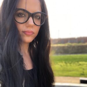 Vered Blonstein Instagram - I can’t wear sunglasses when I’m wearing my glasses! 🤓😎🧐😎🧐😎🧐😎🧐😎🤓😎🧐😎🤓😎🧐😎🧐😎🧐🤓🧐🤓🧐🤓🤓😎🤓😎🧐😎🧐😎🧐😎🧐😎🧐😎 #bigglassesdontcare #lalife #sillyproblems #hollyweird #hollywoodlife #hollywoodactress #losangelesactress #tvactress #nerdgirl #amihipsteryet #hipstergirl #veganactress #autisticactress #actress🎬 #laproblems