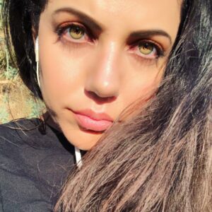 Vered Blonstein Instagram - Post-audition hiking selfie. Someone asked me if I was wearing contacts today. Nope. My crazy eyes like to change color. Sometimes more brown/hazel, sometimes more green or amber. Certain colors of vegan makeup make them pop too @tartecosmetics 🎬🎬🎬🎬🎬🎬🎬🎬🎬🎬🎭🎭🎭🎭🎭🎭🎭🎭🎭🎭🎭🎭🎭🎭🎥🎥🎥🎥🎥🎥🎥🎥🎥🎥🎥🎥🎥 #hazeleyedgirl #actress #actresslife #actress🎬 #hollywoodactress #laactress #losangelesactress #veganactress #veganhiker #veganfitgirl #rawvegangirl #cuteactress #exoticgirl #israeligirl #russiangirl🇷🇺 #hollywoodcastingdirectors #lacasting #hollywoodcasting #workingactress #hollywoodgirl #filmmakinglife #hollywoodfilm #lafilm #castingcall #younghollywood #hollywoodlife #vegangirl #singlevegan #exoticbeauty #actresshot