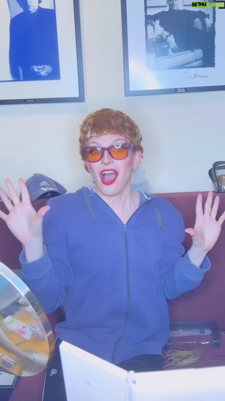 Veronica Green - 4.2K Likes - Tonight our Ronnie IS…
ELTON JOHNNN! ..oh, maybe not!