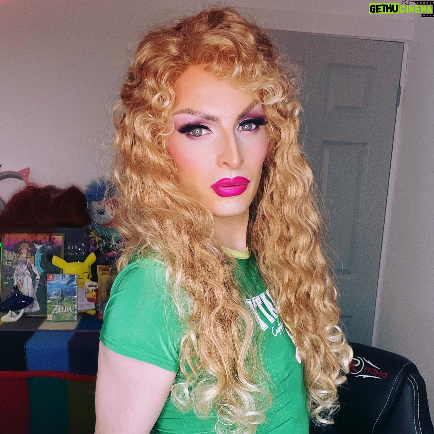 Veronica Green - 2.3K Likes - Todays’s Twitch stream was a blast! Ocarina of Time is now #complete & the YouTube editing is nearly there too.
My next stream will be on Wednesday, where we continue our Tears of the Kingdom journey. Check out the link in my bio to my Twitch account if you fancy joining us for the adventure.