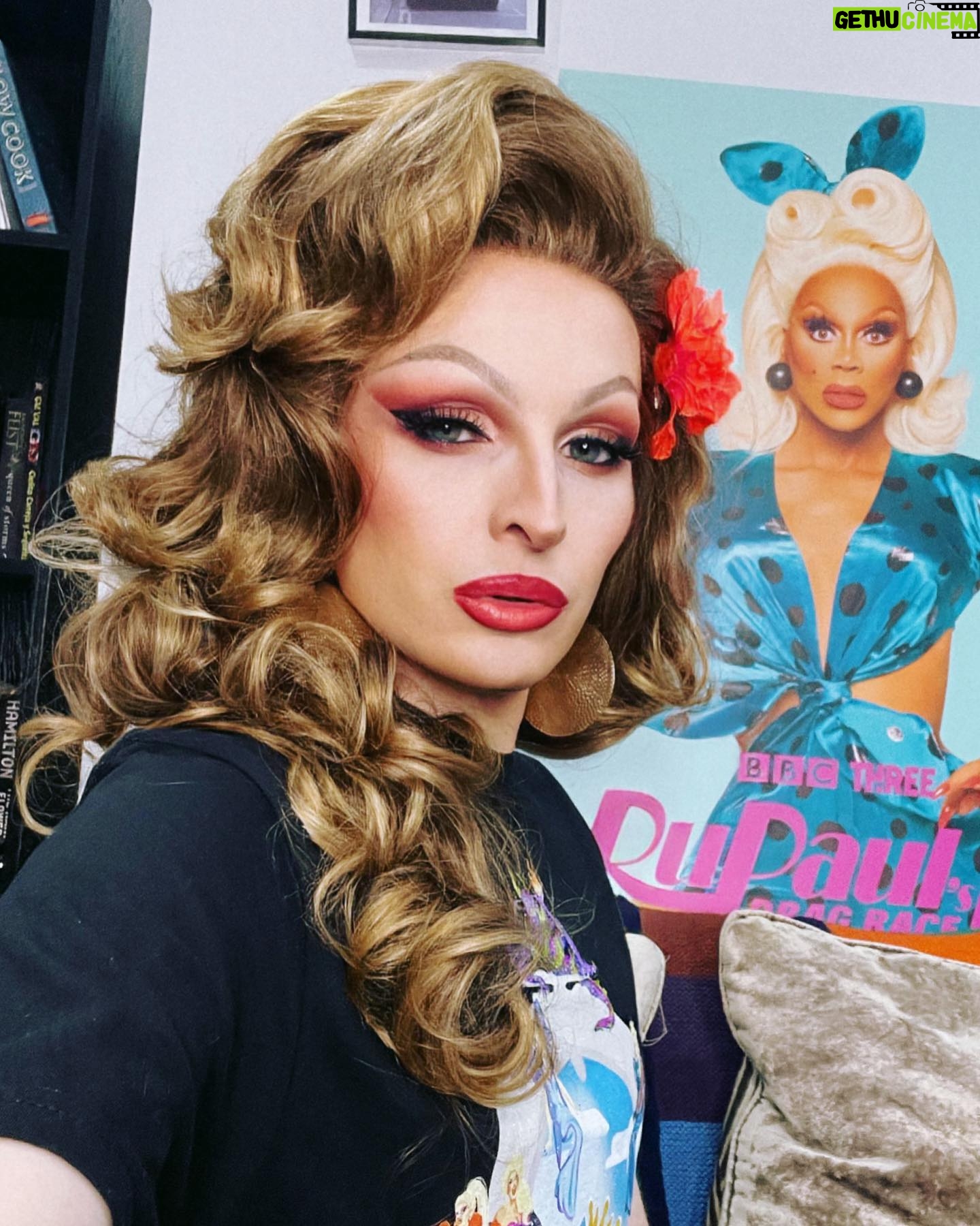 Veronica Green - 2.4K Likes - With Mama Ru behind me & giving me her blessing, day 3 of filming is #doneanddusted
I’m having so much fun filming new content & so grateful to all my followers that signed up to my Patreon.
Check out my new Gaming series over on YouTube for a taste of what’s to come or better yet, you can support me on my journey to make bigger & better content by subscribing to my Patreon channel. Check out the link in my Bio for more details.
💚💚💚💚💚