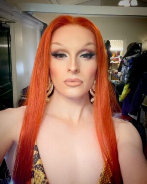 Veronica Green Instagram - I think red hair is a good colour for me.