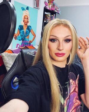Veronica Green Instagram - I filmed a thing.

You’ll find out what it’s for soon enough…

💚💚💚💚💚💚💚💚💚