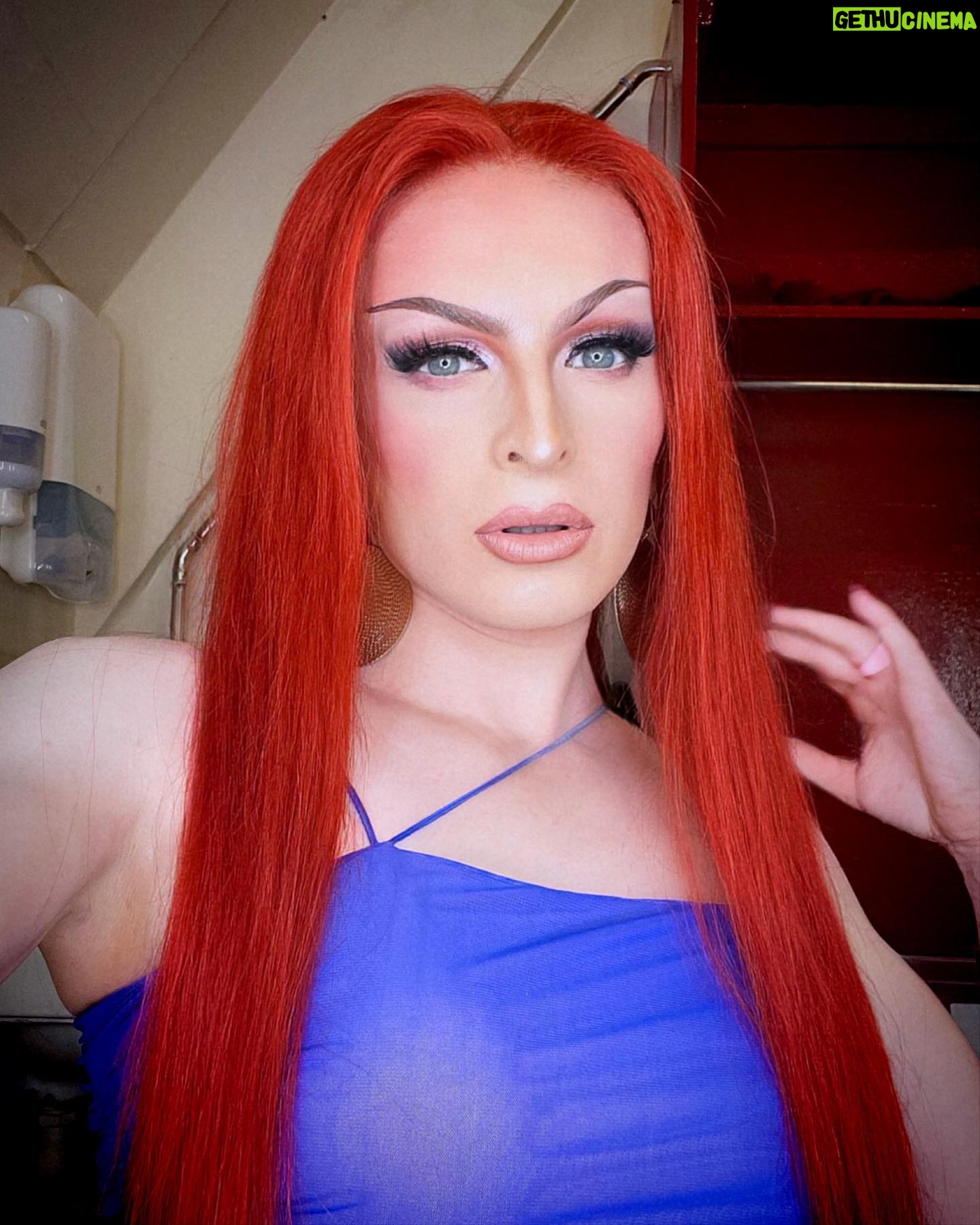 Veronica Green - 5.6K Likes - #PaintedbyChaney
On tour @lawrencechaney offered to paint me in their version of my style of drag for one of the shows. I think they did a pretty good job. Next time they have promised to paint me with their own vision in mind. Would my followers be up for seeing me painted by other queens?