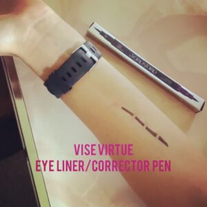 Veronica Lorenz Instagram - 𝐕𝐢𝐬𝐞 𝐕𝐢𝐫𝐭𝐮𝐞 𝐄𝐲𝐞 𝐋𝐢𝐧𝐞𝐫/𝐂𝐨𝐫𝐫𝐞𝐜𝐭𝐨𝐫 𝐏𝐞𝐧 🖊 𝐍𝐨𝐰 𝐚𝐯𝐚𝐢𝐥𝐚𝐛𝐥𝐞 𝐨𝐧𝐥𝐢𝐧𝐞 @ultabeauty 🧡