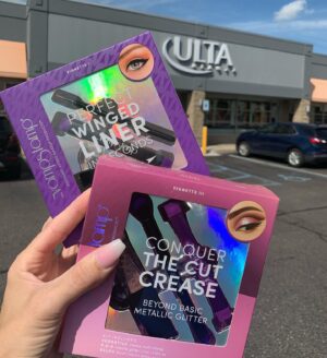 Veronica Lorenz Instagram - 🅷🅾🆃🆃🅴🆂🆃 🅸🆃🅴🅼🆂 🅰🆃 @ultabeauty 🔥🧡🔥