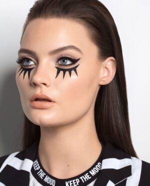 Veronica Lorenz Instagram - 🅵🅸🅴🆁🅲🅴 🔥
.
@caitlin_lawson_ .
Using
• VaVaVoom Large Stamp
• Vink Ink - Vortex Black
