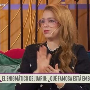 Verónica Lozano Instagram - Nuestra Changa del amor hoy compartió la noticia  más linda del mundo❣️
Gracias por regalarnos este océano de amor , de amistad y certeza de que las luchas no son en vano . 
No escribo más , cómo tía menopausica que soy todo me pone sensible . 
Te quiero , te queremos ! Felicitaciones Juariu Y Gus 🩷🩷🩷🐥