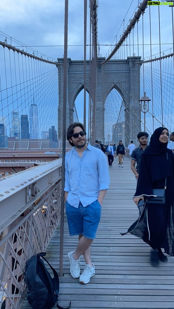 Victor Arauz - 7.9K Likes - Viendo pasar la vida en NY 🇺🇸❤️🇪🇨
•
Siguiente parada MIAMI
Más info en @fenixmarproductionsinc