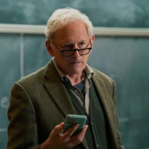 Victor Garber Instagram - Reunited with Jennifer Garner in the brilliant Apple TV series The Last Thing He Told Me. Episode 104. A privilege to be included in this extraordinary series.