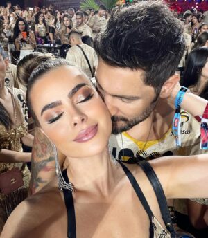 Victor Pecoraro Instagram - Bodas de Plumas🪽

Como é leve viver a vida com você!!!
Temos uma paz que excede todo entendimento, um amor que suporta tudo com ternura e muito carinho. 
Viver com você e viver com a felicidade. 
Viver a vida com o grande amor de nossas vidas é um grande privilégio. É viver o melhor de Deus!!! 
Que todos possam ter esse privilégio de viver seu grande amor. 

10/02/2024🪽
6 Meses de casados 
Para todo sempre 🤍

By @rayannemorais e @victorpecoraro 
@morais.pecoraro
