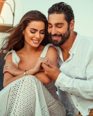 Victor Pecoraro Instagram - Futuros Sr. & Sra. Morais Pecoraro.

Por toda vida!!! 

Até Jesus voltar e nos encontramos na eternidade. 

Meu coração está cheio de amor e gratidão.
Foto @jessicalimafotografia @leonardoagues 
Filmaker @antoniobier 
Produção @jkproducoesbr @julianakelling 
Joia de noivado @lavoro_arte_em_ouro 
Locação @marinapasseiosrj 
Músico @vanemersonsax 
Look @santhamodaoficial 

Obrigada por fazerem parte desse momento que fica eternizado.