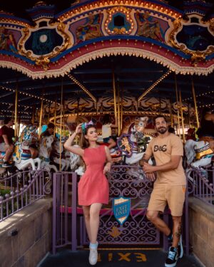 Victor Pecoraro Instagram - Disney photodump 🫶🏻

Sobre dias inesquecíveis, cheio de amor, diversão, amizade, cumplicidade e palhaçada que não podia faltar nesse grupo 🤣 

Registro By @fotos_na_disney 👏🏻

@victorpecoraro 
@amayaravieira 
@brendhahaddad 
@ricardogaeta_ 
@julianakelling 
@franklinmedrado 
@suhmedrado 
@beeafrancaa 
@alexandreagostinho 

😘❤️