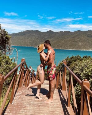 Victor Pecoraro Instagram - Bodas de Chocolate 🍫 

O maior prazer da minha vida é viver a vida com você!!! 

Compartilhar a vida com você é morar junto com a felicidade, tudo se torna leve, doce e prazeroso. Não importa o lugar ou hora, juntos somos só felicidade. 

Não sabia que o amor pudesse ser tão grande assim, a cada dia te amo mais e mais, não tem limite, é indescritível amar você. 

Você foi e será para todo sempre minha melhor escolha!
Te amo infinitamente!!!

🍫 10/01/2024 

5/ Meses de casados👰🏼‍♀️🤵🏻‍♂️
Por toda vida!!!
Até Jesus voltar e além na eternidade. 

By @rayannemorais e @victorpecoraro