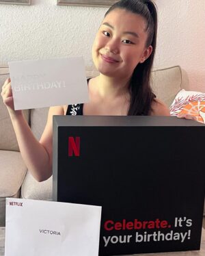 Victoria Grace Instagram - Thank you so much for my birthday gift, @netflix!!!!🥰 and thank you everyone for your birthday wishes!! #IFeelSpecial