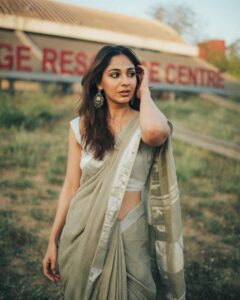 Actress Vidhi Pandya HD Instagram Photos and Wallpapers April 2024