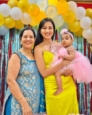 Vidisha Instagram - Well after celebrating Aadya for 9months straight, Here comes my birthday! A bit in a confused state of mind if it was my birthday or the lil ones. Either ways had a beautiful day with just the people I love and who’ve been there for me throughout! Only gratitude for everything I have and for the beautiful days to come! 
Thanks to the love of my life @ontoral.insearchofmusic and @gaurav_srivastava for making this one so special!
Thank you all for all your lovely wishes! ♥️☺️
#birthday #gratitude #love #family #friends #vidisha #vidishasrivastava #