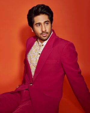 Vihaan Samat Instagram - We’re #1 on Netflix! Thank you for all the love ♥️ 
I think we’ll make ourselves comfortable 😉

Outfit @mintblushdesigns 
Shoes @converse.india 
Hairstyling @anshul_hair
Makeup @taniadhingra
Styling @who_wore_what_when
Photos @chandrahas_prabhu