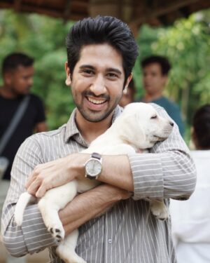 Vihaan Samat Instagram - We’re best friends he just doesn’t know it yet 🐶🐾