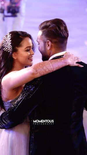 Vijay Kumar Instagram - Dreamy 💭 but real 🦋.. it is always fun and romantic when we both dance together. 
But this time it was like , the world got stuck at the moment we saw each other and we just started laughing and dancing with so much love ❤️. @vijayviruz 🧿
……
Captured @momentousfotography 
.
Mua for both @deepika.nathan 
Decor @vivahhika 
…
#reelsvideo #wedding #fairytalewedding #nakshatramurthy #vijayviruz #V&N