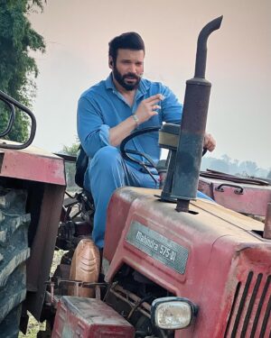 Vikas Verma Instagram - Son of a farmer 💖 

Bhopal you are beautiful 🫰

A bombastic project dropping soon ✌️💫

And the journey continues 

With Love hopes and dreams 

#bollywood #vikasverma #anotherfilmanotherjourney #bhopal #madhyapradesh