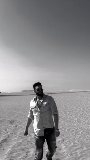 Vikas Verma Instagram - Been A Fighter Always 💁

All I know is how to give my best I think that’s all that matters 

Just do it with your heart and you will never fail 💖 

#vikasverma #dessert #fighter #songshoot #life #selfmotivation #selfgrowth #relationshiptoself#giveyourbest #journey #iamunstoppable #godisgreat #dubai #gratitute