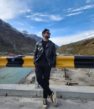 Vikram Chatterjee Instagram - Just what gives me happiness! ❤️🏔️

Time to go back again?
