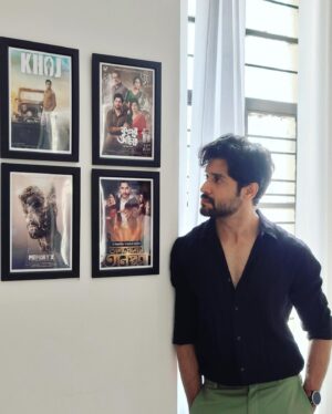 Vikram Chatterjee Instagram - 🖤🤍
