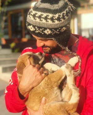 Vikram Chatterjee Instagram - दूरी ये कम ही ना हो, 
मै नींदों में भी चल रहा ।