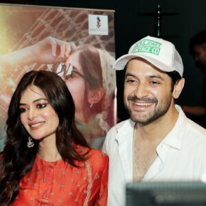 Vikram Chatterjee Instagram - From the trailer launch with the team behind it. #Surjo trailer out now! 🌤️❤️
