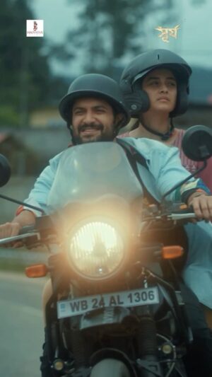 Vikram Chatterjee Instagram - কালো মেঘের মধ‍্যে থেকে একরাশ আশার আলো ঢেলে দিতে আসছে সূর্য। ❤

Our first song #MeghMulukerJhil is out now on the official youtube channel of Divo Music Hindi

youtube channel link in Bio

#Surjo film by Shieladitya Moulik

Produced by- Innovative Films

Releasing on 19th July in your nearest theaters.

@vikramchatterje @madhumita_sarcar @darshanabanik @shieladitya_official @somlataacharyyachowdhury @timirbiswaslive @kin4u @auditiva.synthesia
@moumitapandit_gauriofficial @debraj.mukherjee_actor @loychatterjee.official @prasungain @loy_deep @loychatterjee.official @ladiapankaj @pvrpictures @deepdutta_musicdirector @sridipmukhopadhyay
@suvendas @indraroy29 @rahul_avi_07 @official_thebigday @innovative_films

@ssdventure @viralfactory.ir @infinite_ideas_official

.
.
.
#MeghMulukerJhil #FirstSong #Surjo #BengaliMovie #ReleasingSoon #DivoMusicHindi  #InnovativeFilms
