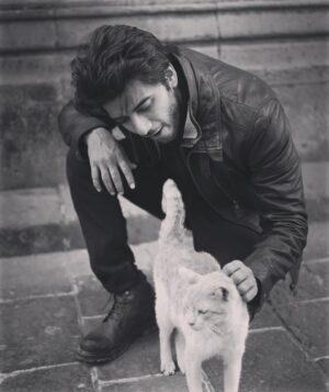 Vikram Singh Chauhan Instagram - 💌 

#fam 

📸 @_therahulsharmaa_