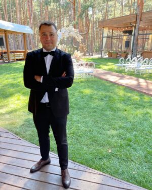 Viktor Hevko Instagram - Ваш ведучий @gevko.wedding 
#ведучийнавесілля #ведучий #вікторгевко #vipternopil