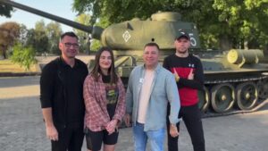 Viktor Hevko Instagram - Панове! Розігрується танк ! 🔥🔥🔥
Місто Тернопіль виставляє  на аукціон ось цей танк часів другої світової війни👏
Цей Т-34  багато років стояв як постамент в файному місті . 
Тепер він відреставрований і кошти вилучені з його продажу підуть на дрони для сил спеціальних операцій! 💪💪💪
Долучитись до аукціону можна на сайті ubiz.ua/asset/announcement/JAS001-UA-20231009-65710 і можливо саме Ви станете володарем історично танка та допоможете ЗСУ !💙💛

Taras Stadnytskyy Віктор Гевко Віктор Гевко Тетяна Песик