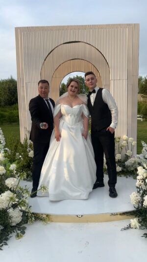 Viktor Hevko Instagram - Нареченими своїми любуюся 😀
Ваш ведучий @gevko.wedding