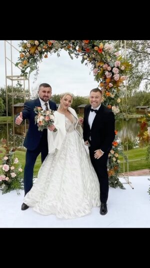 Viktor Hevko Instagram - Мої 😃
#ведучий #вікторгевко