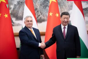 Viktor Orbán Instagram - Béke nem lesz magától, a békéért tenni kell! A békemisszió harmadik állomása: Peking.
